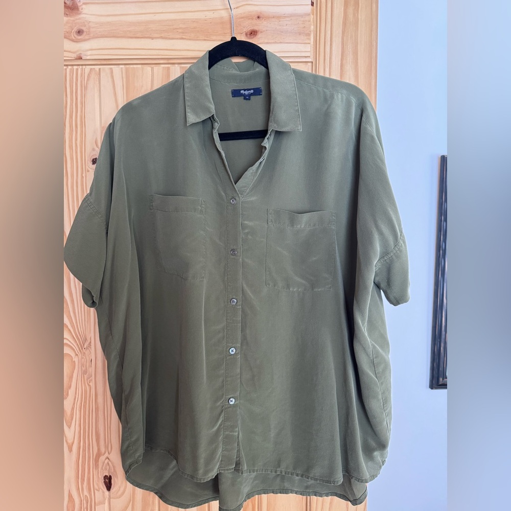 MADEWELL 100% silk flowy button up top shirt | size M generous flowy fit
